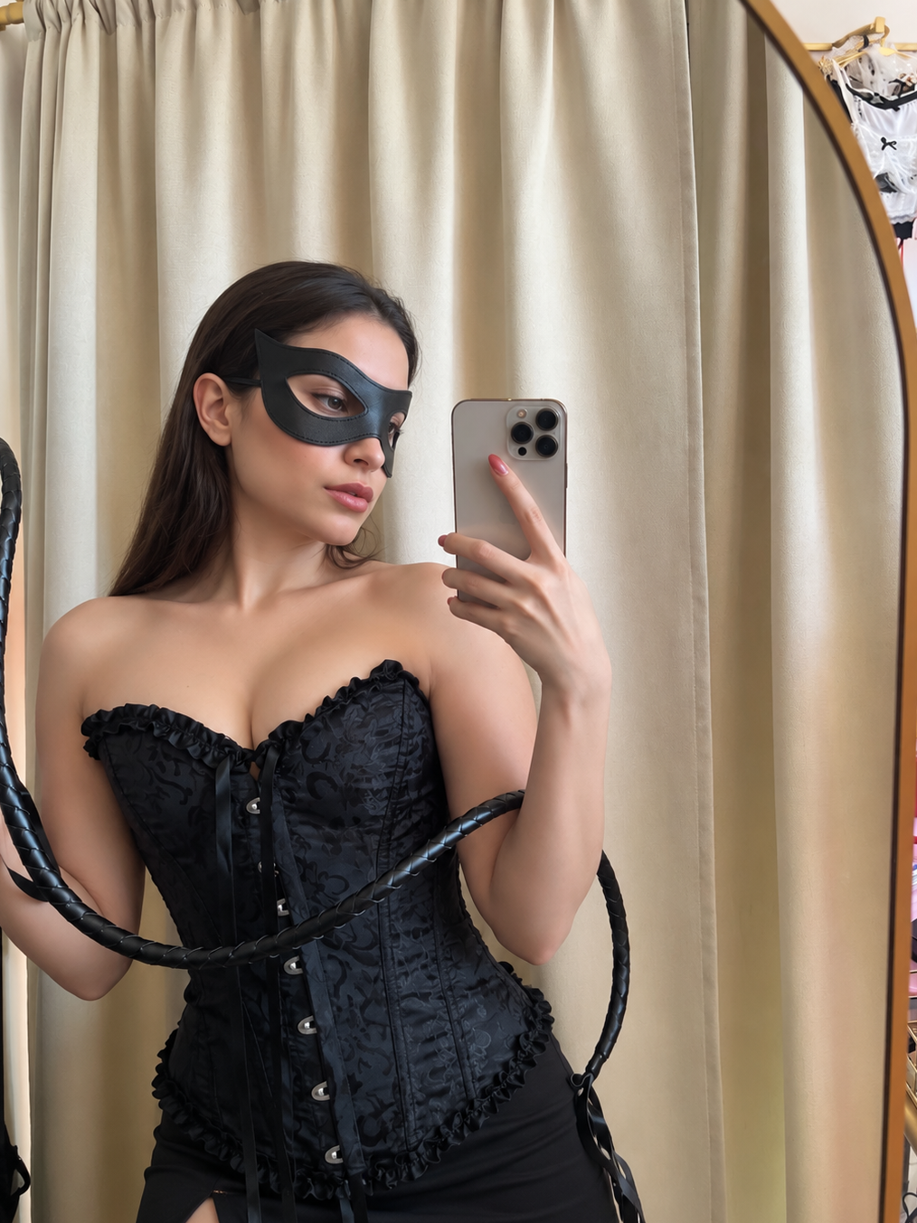 Kit Catwoman (antifaz+latigo)