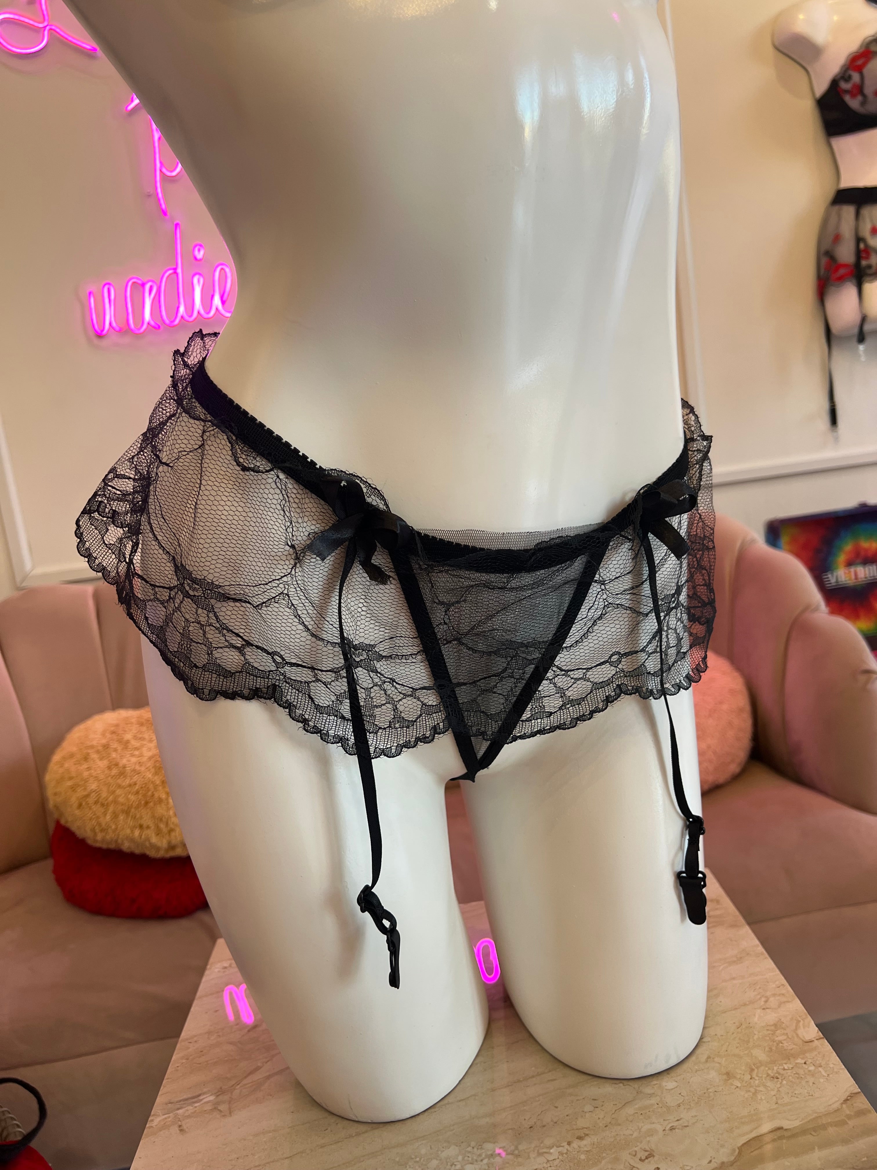 Lola thong