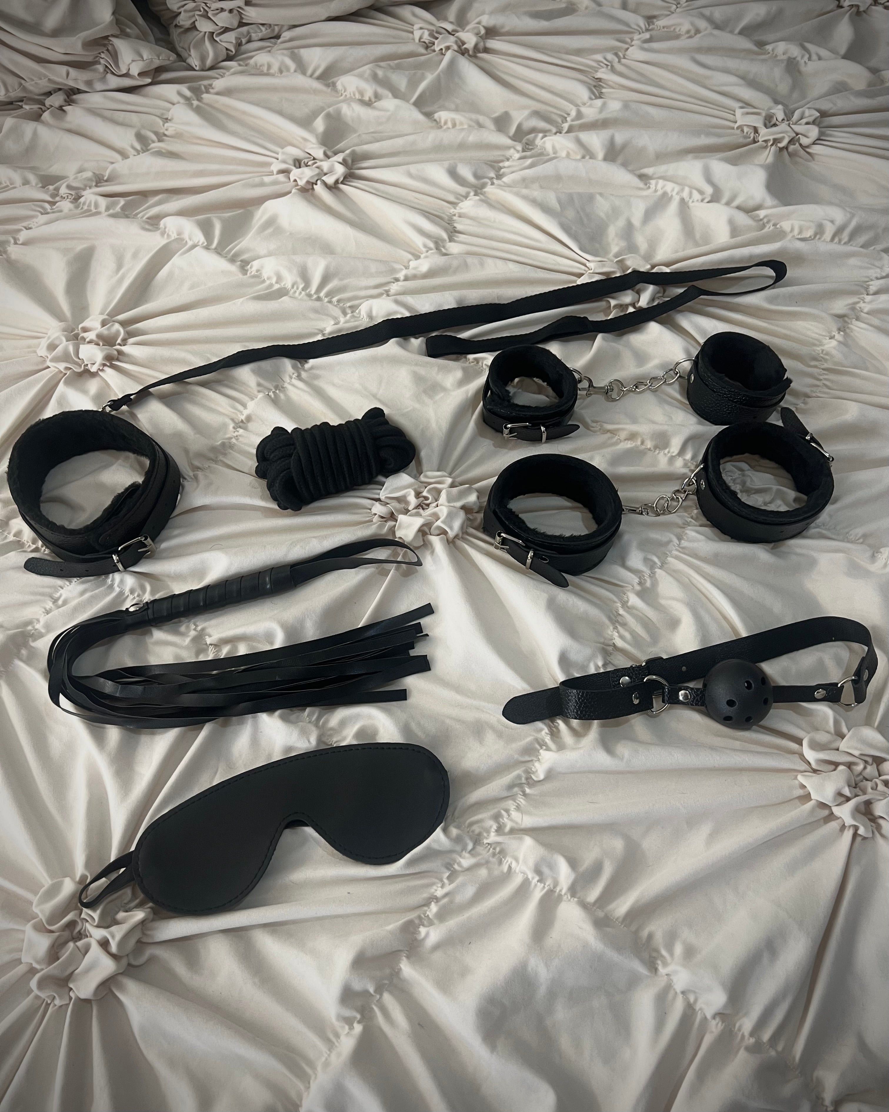 The Basics: Bondage kit