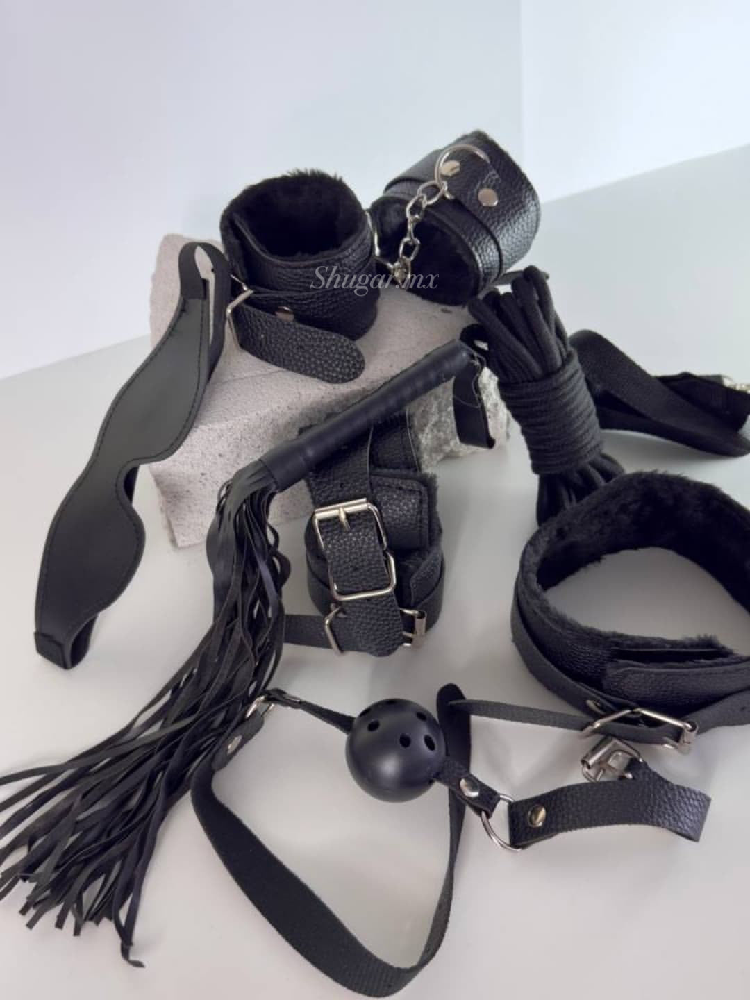 The Basics: Bondage kit