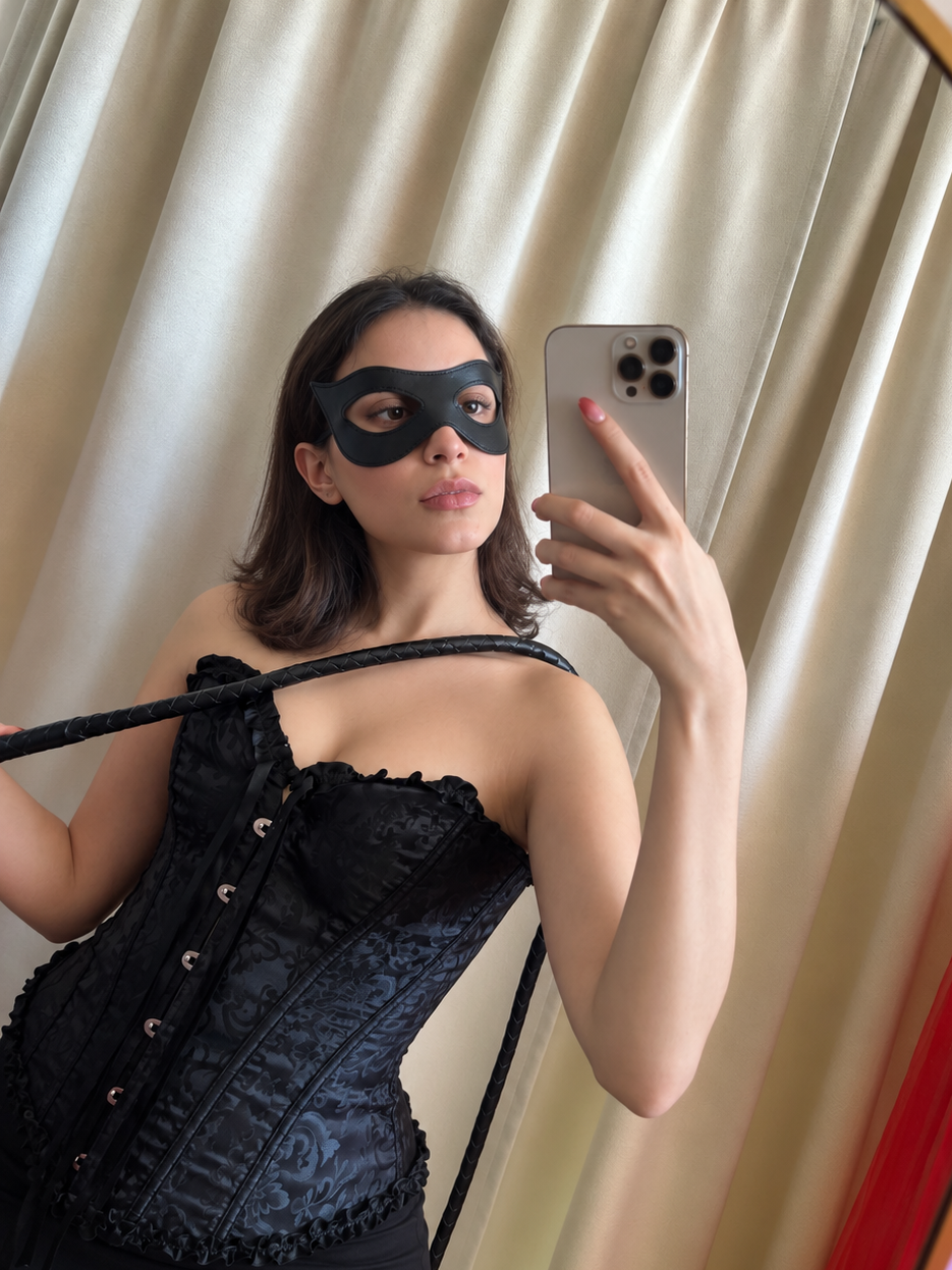 Kit Catwoman (antifaz+latigo)