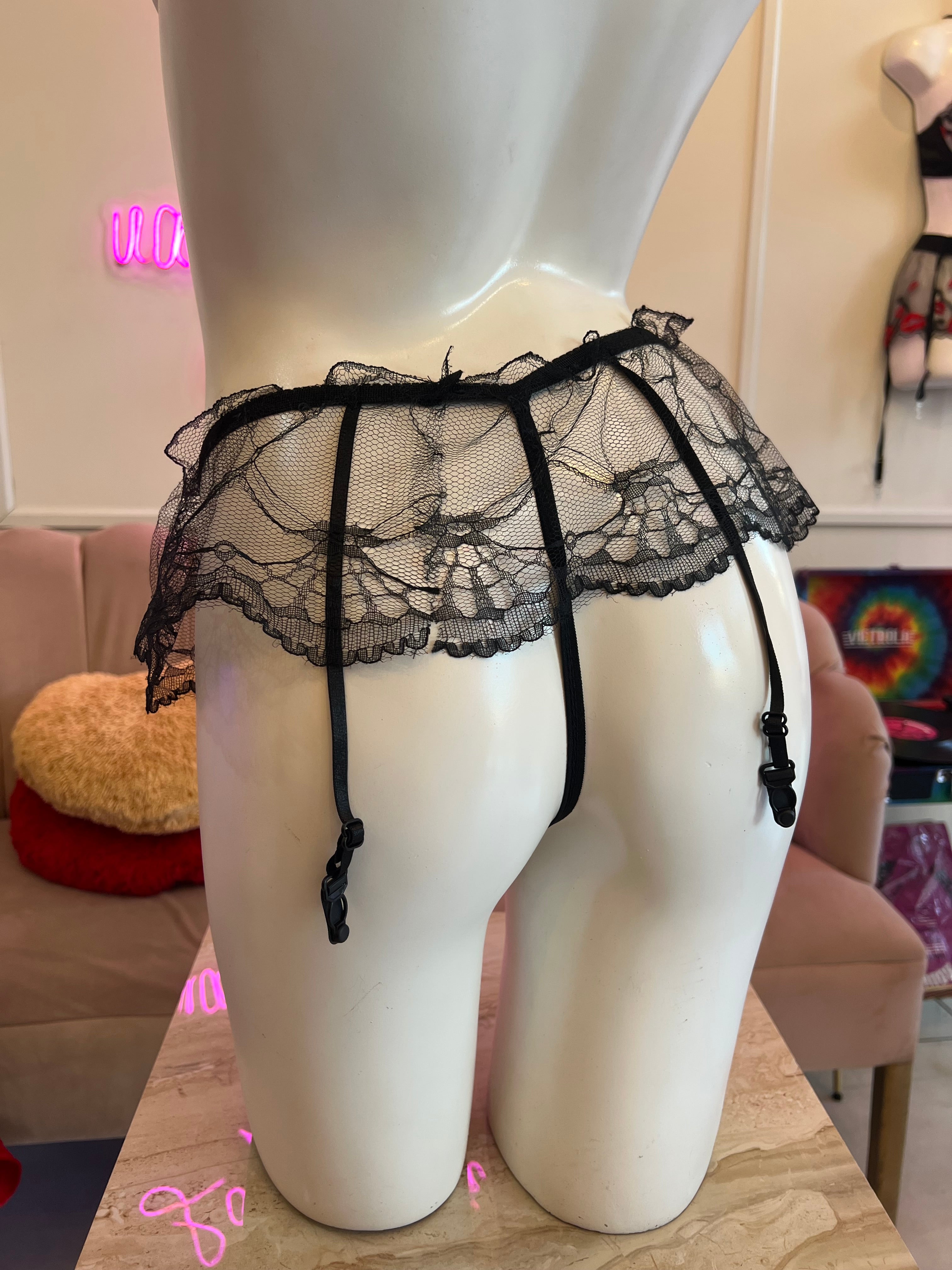 Lola thong