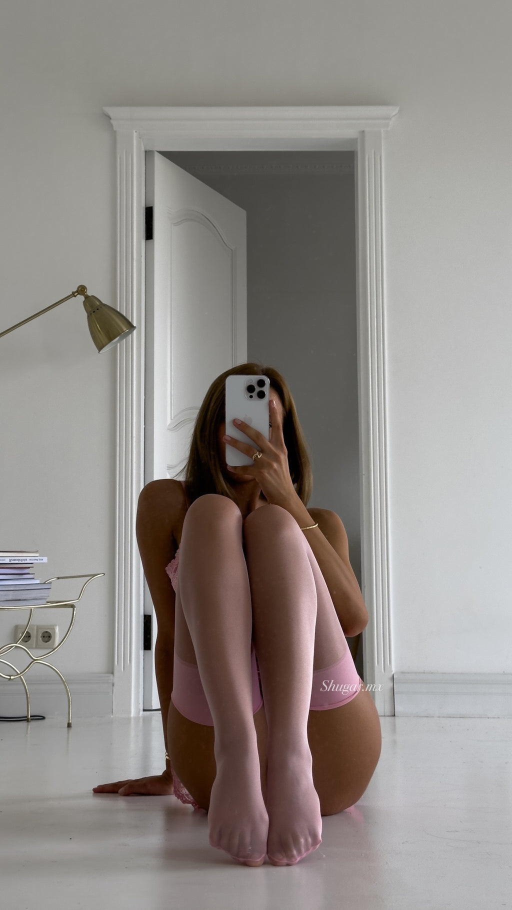 Medias rosas brillosas